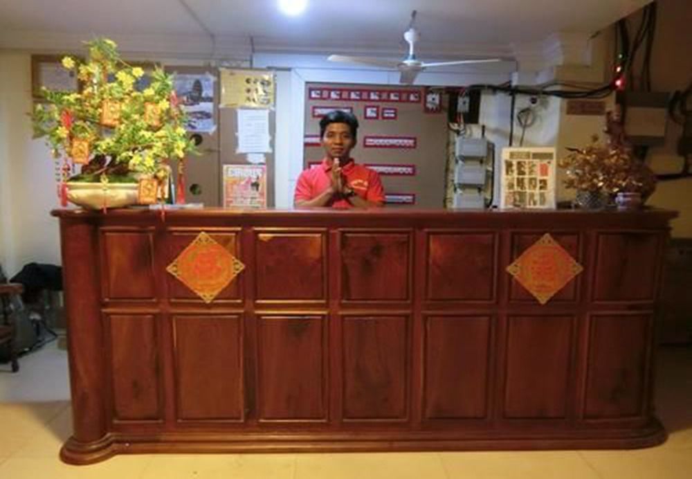 First Hotel Battambang Extérieur photo